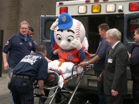 injured-mr-met