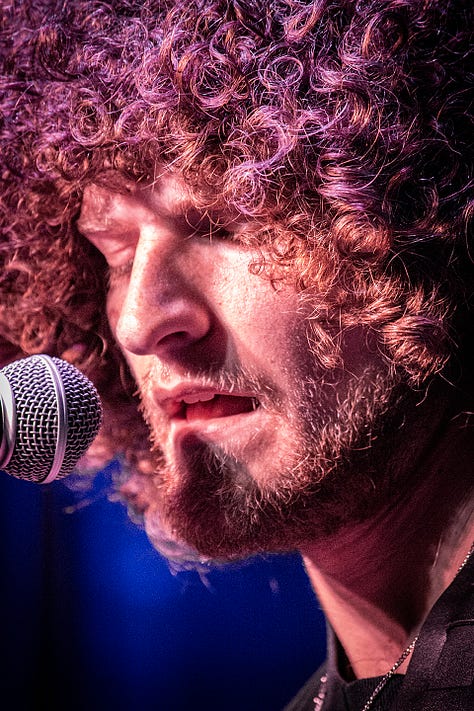 Devin Davis of Tate & the Bedwetters / all photos by author