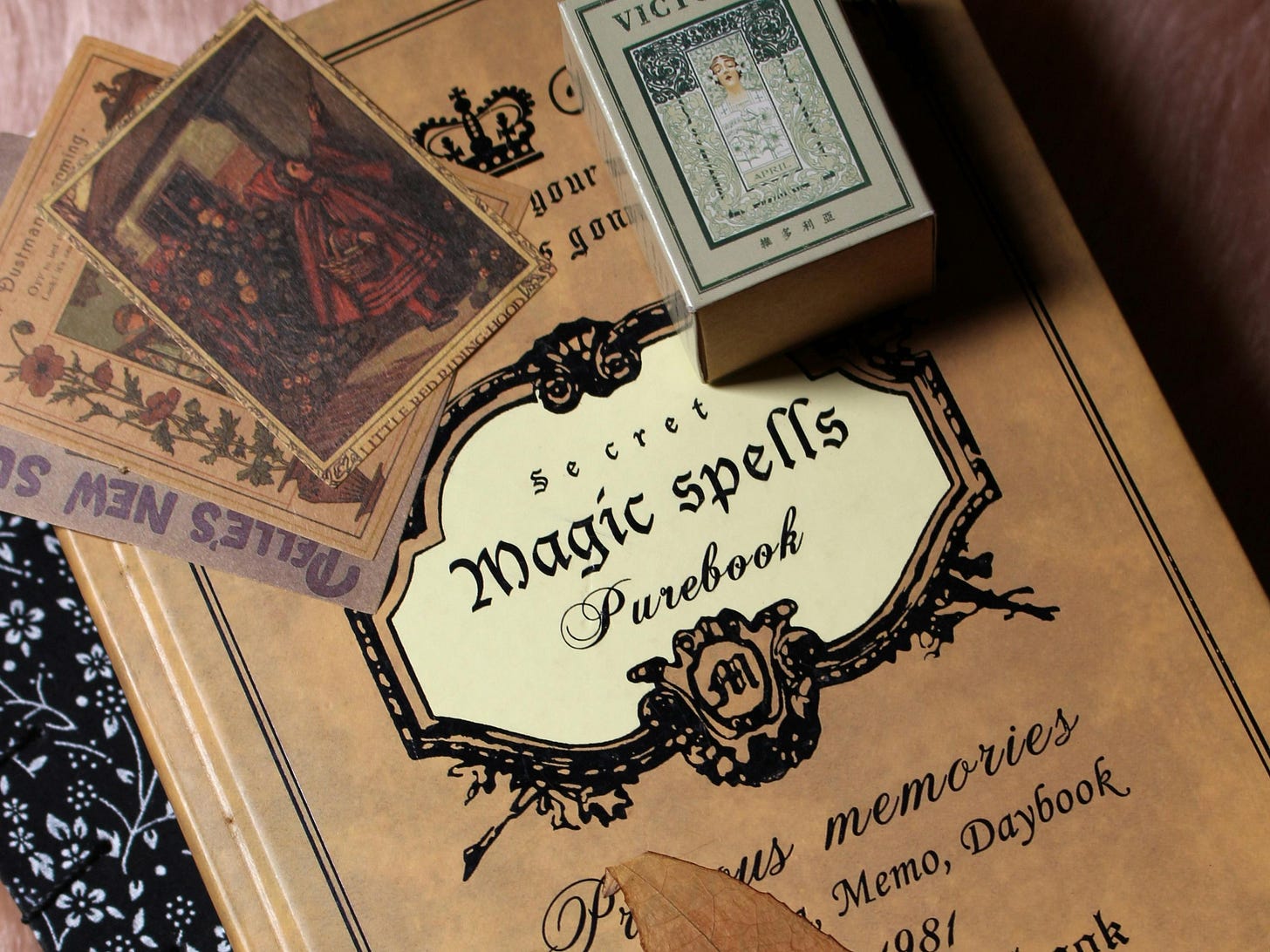 Book of magic spells and tarot cards Book of magic spells and tarot cards