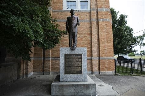 Walter Dyett taught Chicago's musical greats at DuSable High School ...