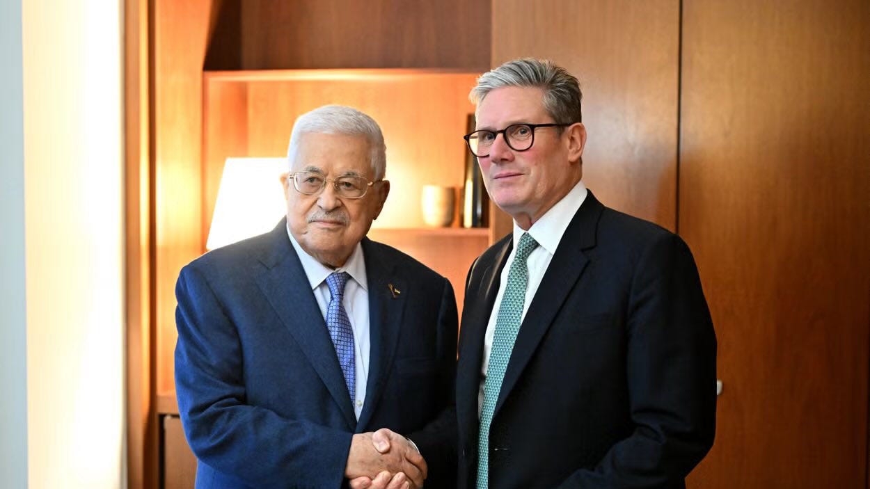 PA Chairman Mahmoud Abbas with UK Prime Minister Keir Starmer