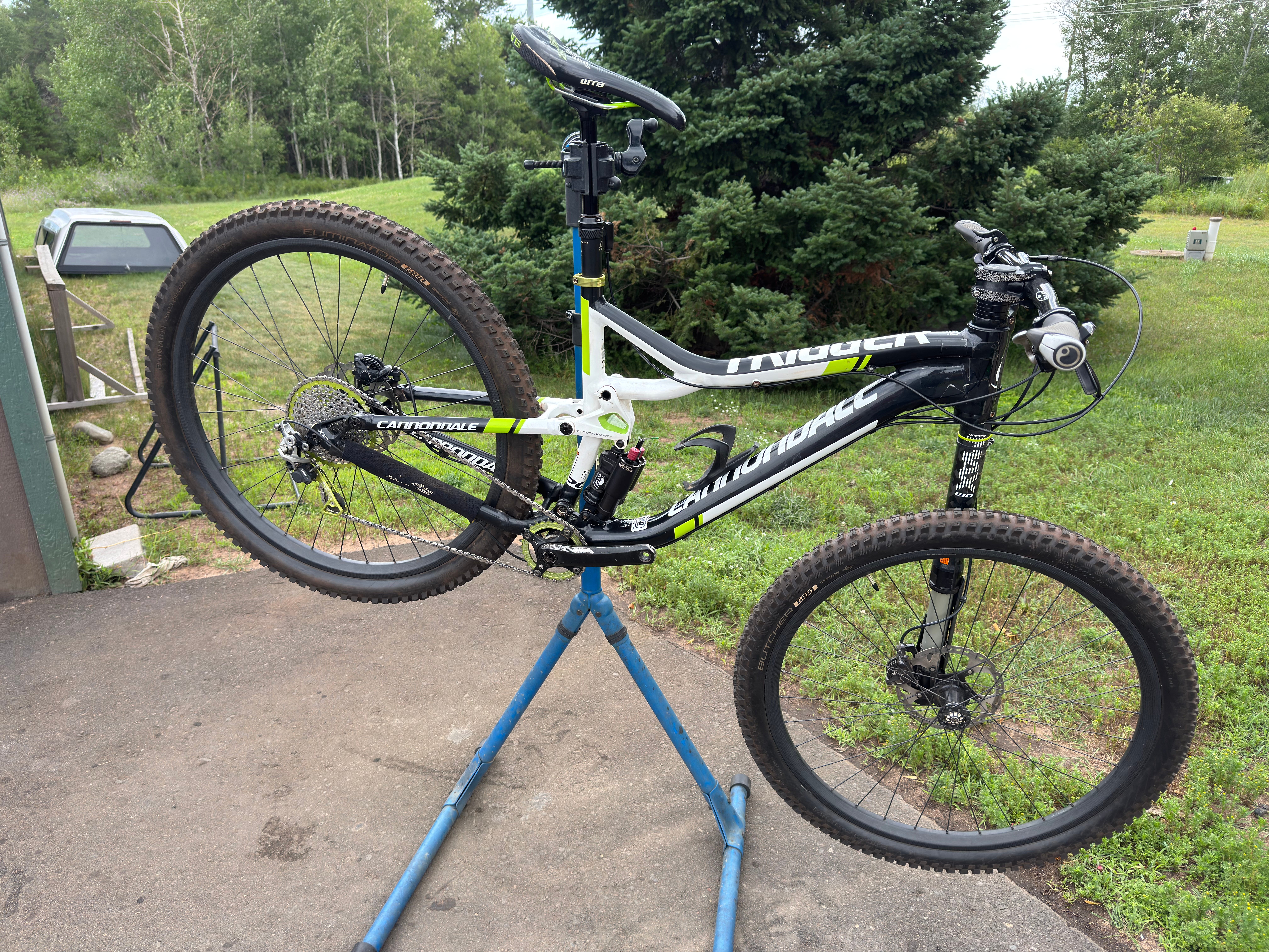 Bike for Sale - Cannondale Trigger 29 Aluminum mountain bike