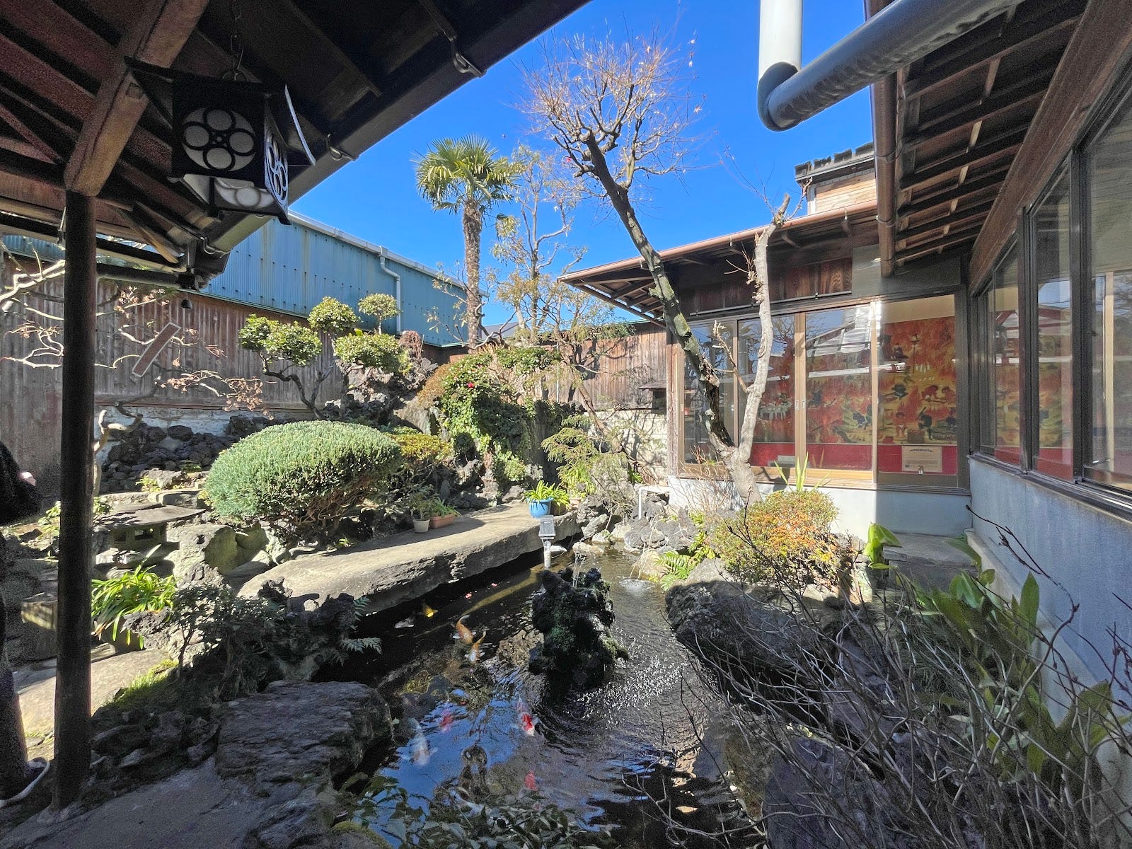 平成23年度建築設備士講習会 映画館と温浴施設のある複合商業施設 栫井寛子＋徳永孝平 / atelier SALADによる、鹿児島市の「薬師