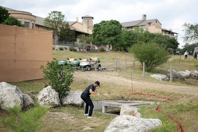 Jordan Spieth hits ball into drainage ditch then clubhouse gutter, 2 days after hole-in-one - Yahoo Sports Jordan Spieth hits ball into drainage ditch then clubhouse gutter, 2 days after hole-in-one - Yahoo Sports