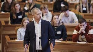 Deense leraren mogen voortaan harder optreden: 'Kinderen te veel opgevoed  als prinsen en prinsessen' | De Telegraaf