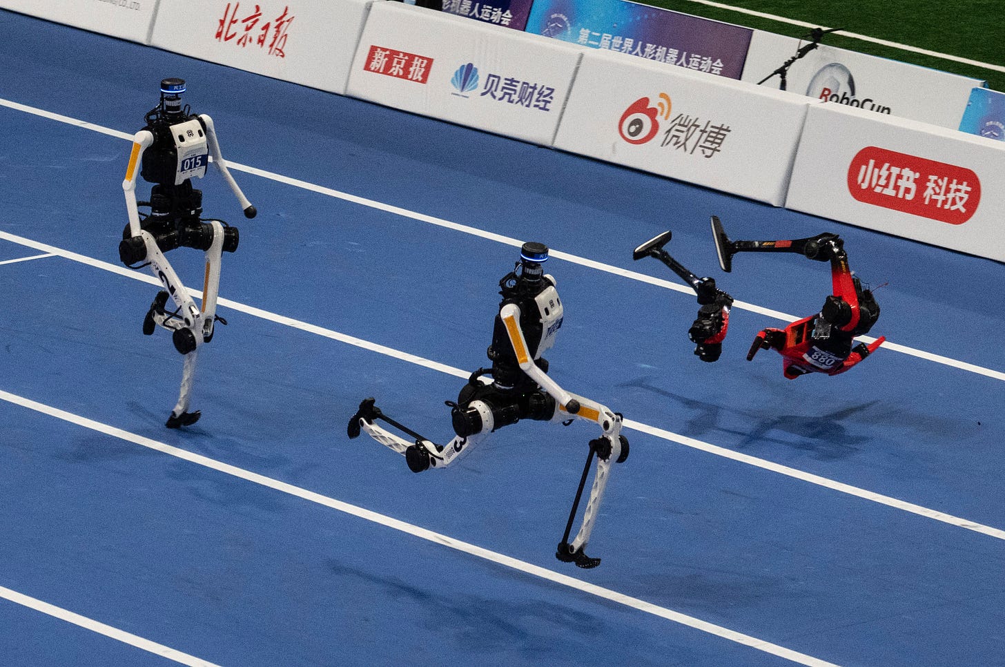 World humanoid robot games show runners breaking records, bursting into flames - Ars Technica World humanoid robot games show runners breaking records, bursting into flames - Ars Technica