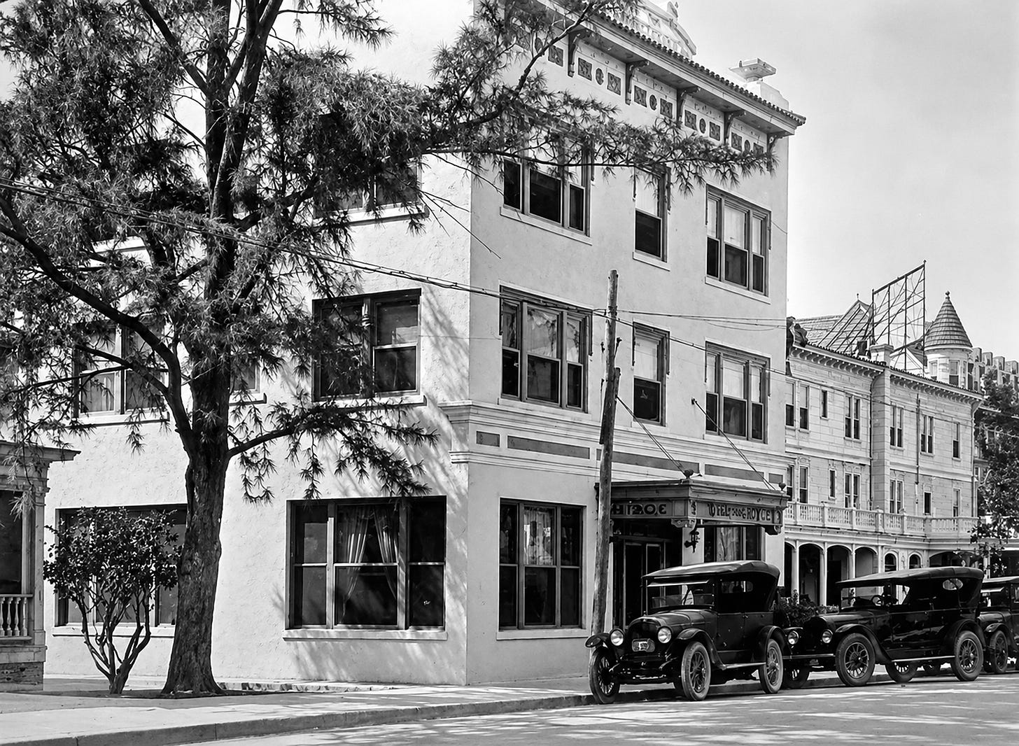 Cover: Hotel Martinique in 1922. Courtesy of Florida Memory. Cover: Hotel Martinique in 1922. Courtesy of Florida Memory.