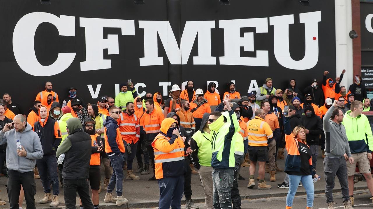 Hundreds of tradies are protesting over mandatory vaccinations and a ban on tea and break rooms. Picture: David Crosling Hundreds of tradies are protesting over mandatory vaccinations and a ban on tea and break rooms. Picture: David Crosling
