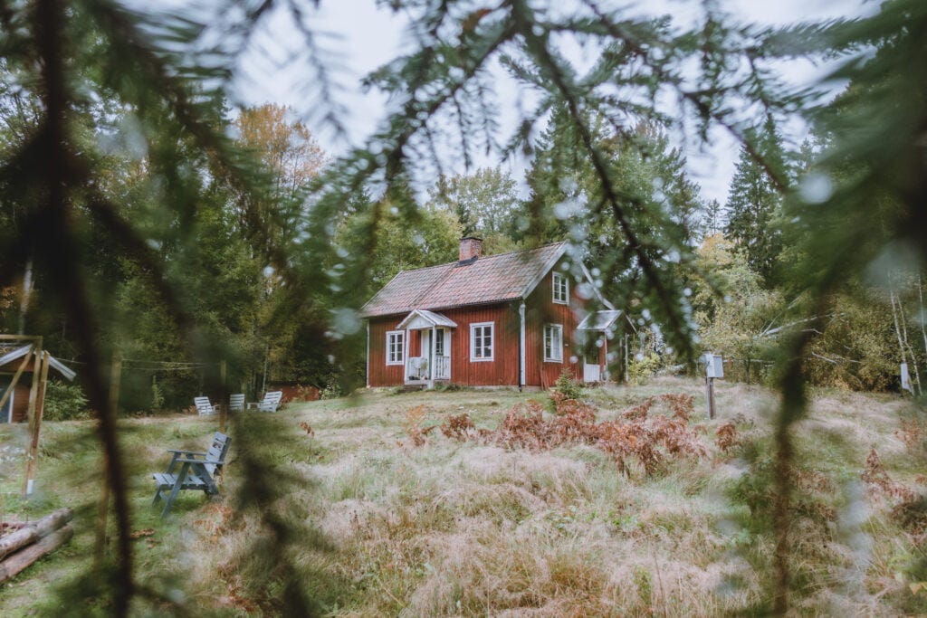 Rosie uit Noord-Holland verbouwt in haar eentje haar huis in Zweden
