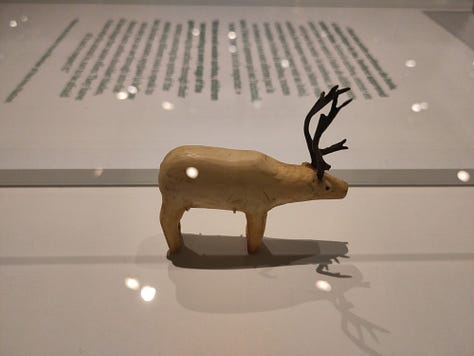 Vues de l'exposition "Voix autochtones d'aujourd'hui" au Musée McCord-Stewart, Montréal, 2023.