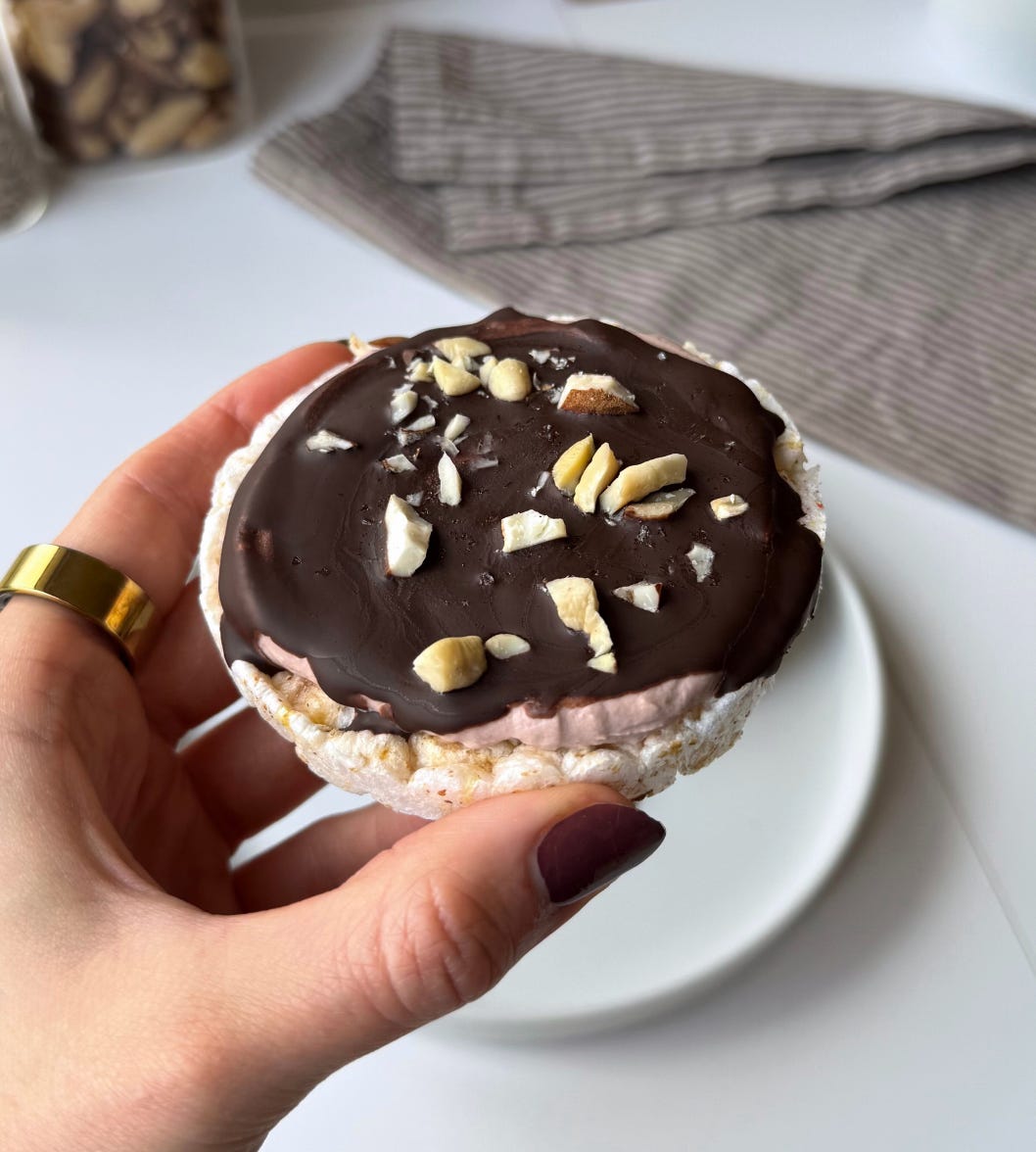 Homemade Chocolate Crunch High-Protein Rice Cakes – Quick & Healthy Snack