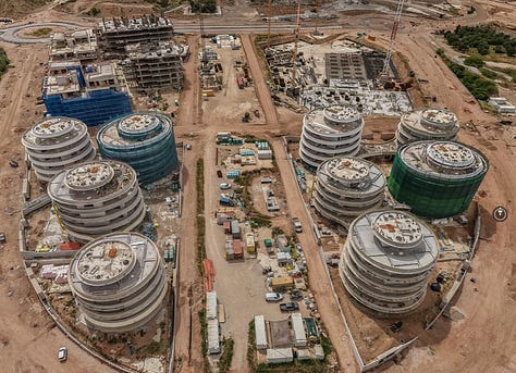 Little Athens. Η δόμηση στην πλευρά του ΑλίμουLittle Athens. Η δόμηση στην πλευρά του Αλίμου
