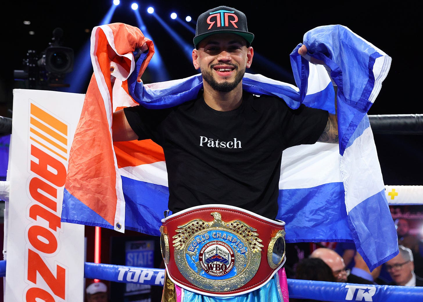 Robeisy Ramirez_title_victory.jpg