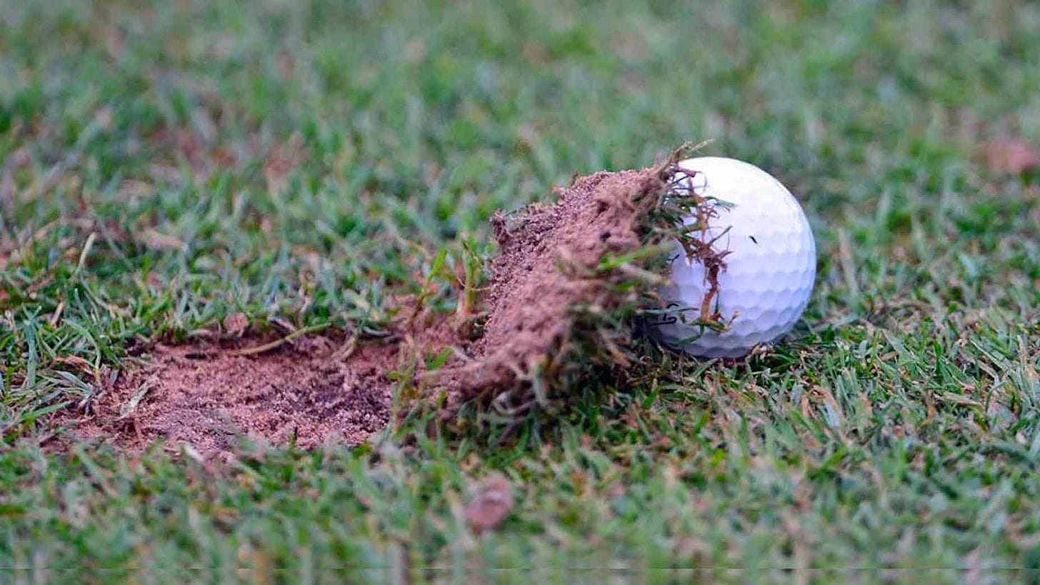 Hall of Fame golf coach: When to practice off good and bad lies