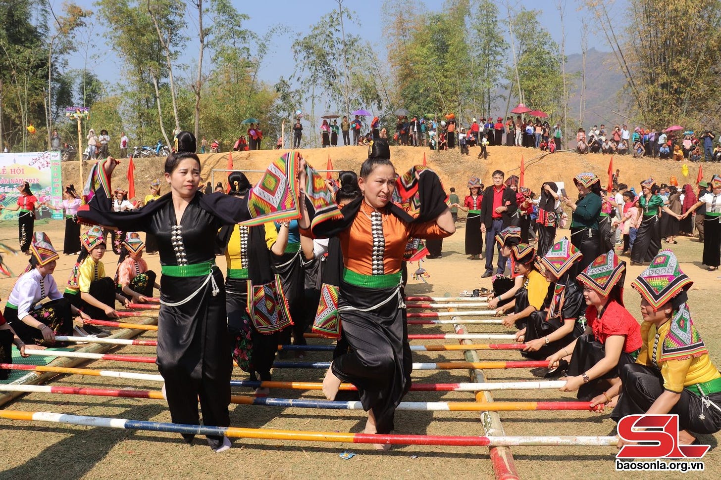 Rộn ràng điệu múa Sạp