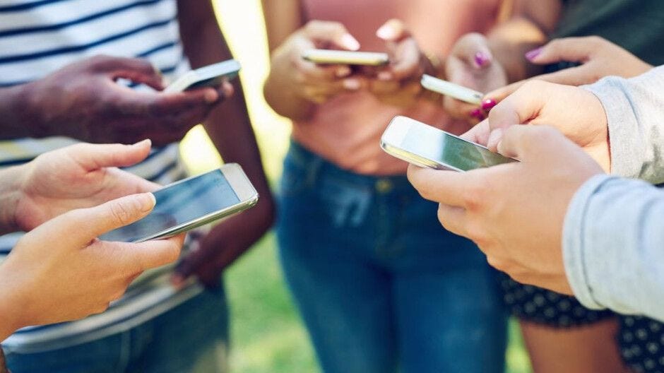 Check out this infograph to see if you're addicted to smartphones - Cyber Store Tech