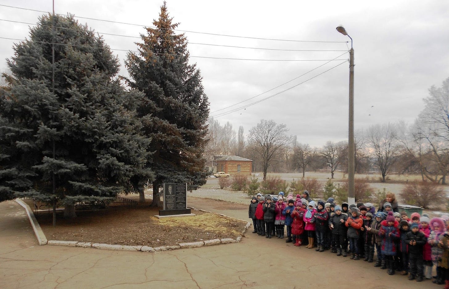 C:\Users\Елена Смирнова\Desktop\НОВОСТИ ДОНБАССА\Тихий Олекса памятник\8_2015-Шаповалов. открытие.JPG