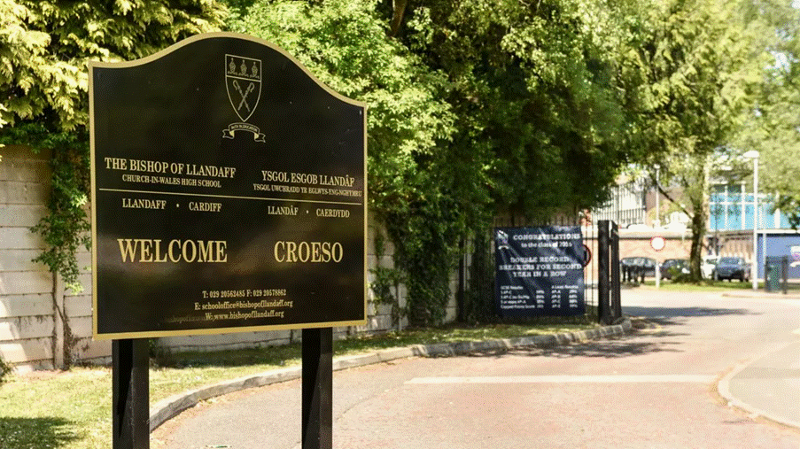 A sign on a pole
AI-generated content may be incorrect. A sign on a pole
AI-generated content may be incorrect.