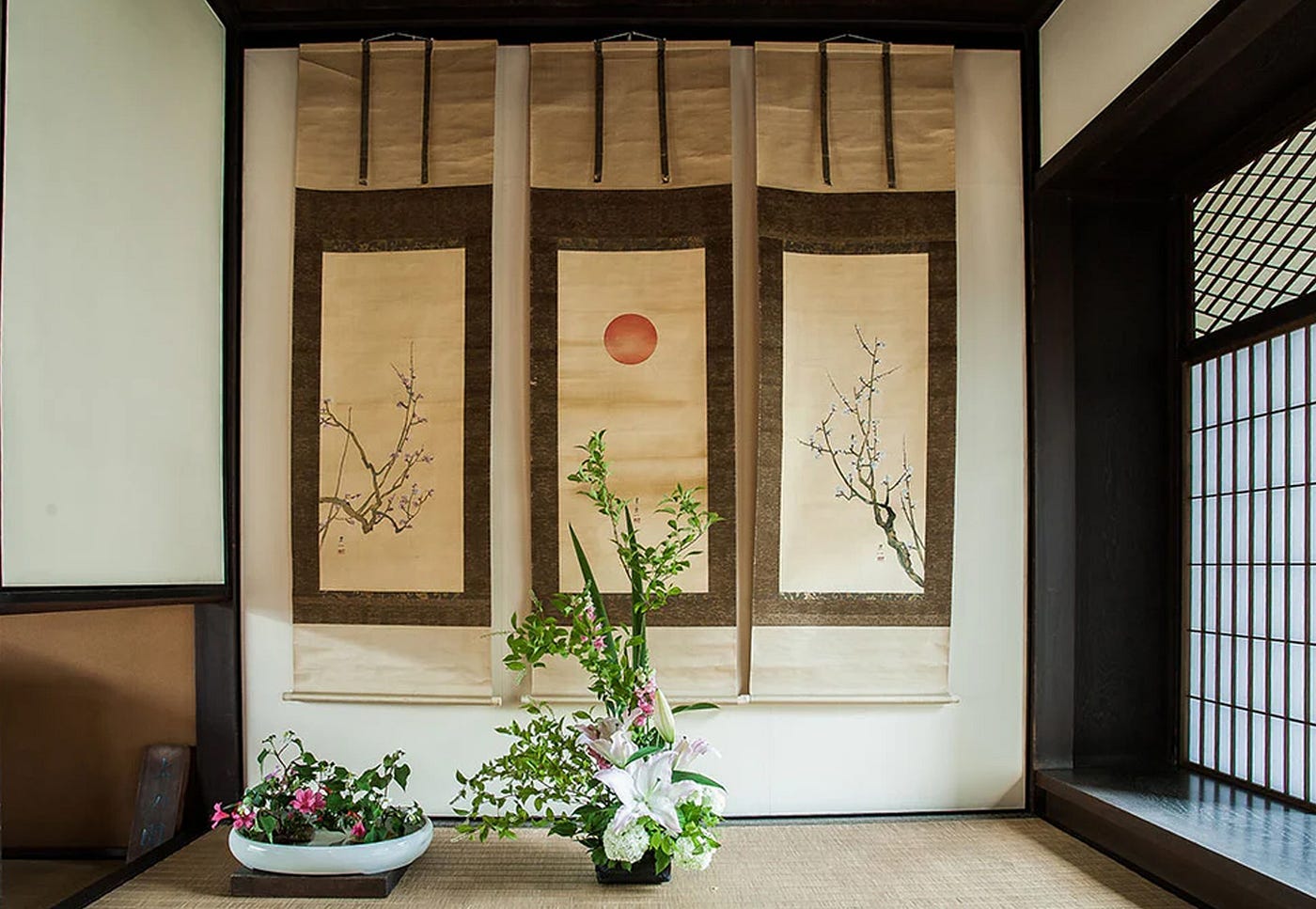 Tokonoma: Pre-ZEN-tation, Japanese style | by Nabanita Dutt | Medium Tokonoma: Pre-ZEN-tation, Japanese style | by Nabanita Dutt | Medium
