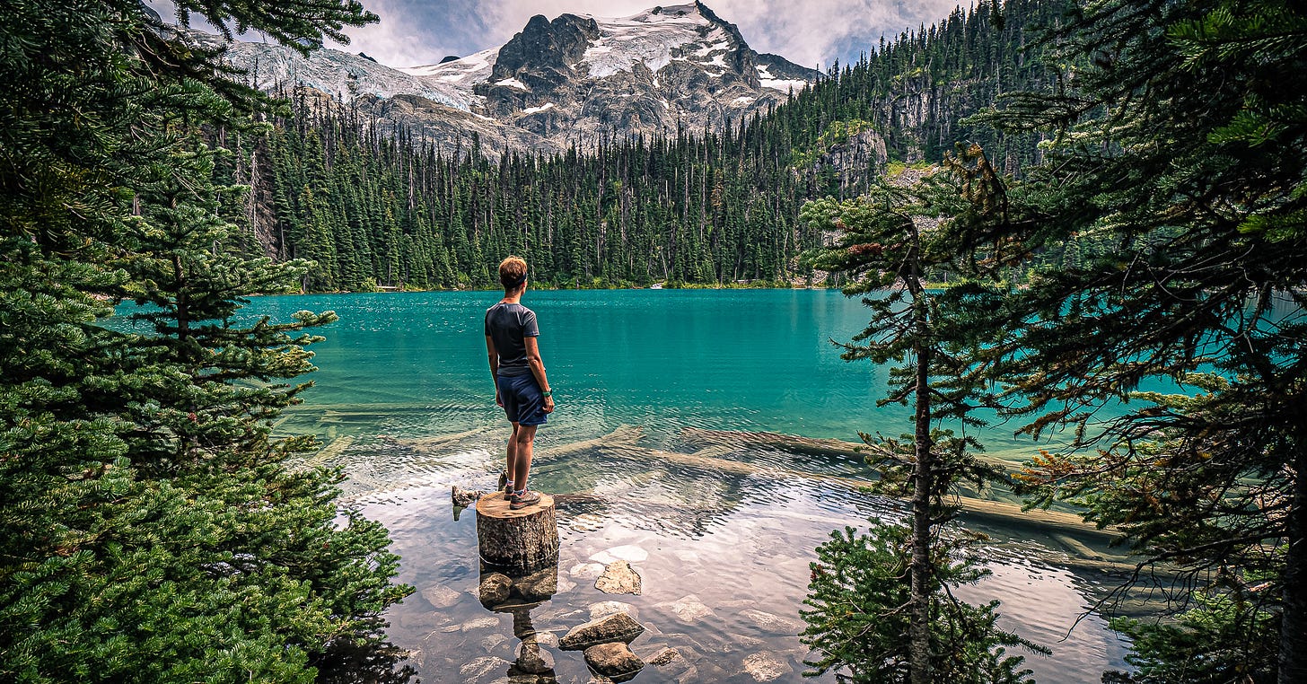 https://upload.wikimedia.org/wikipedia/commons/1/17/Joffre_Lakes_-_British_Columbia%2C_Canada_%2848596869612%29.jpg