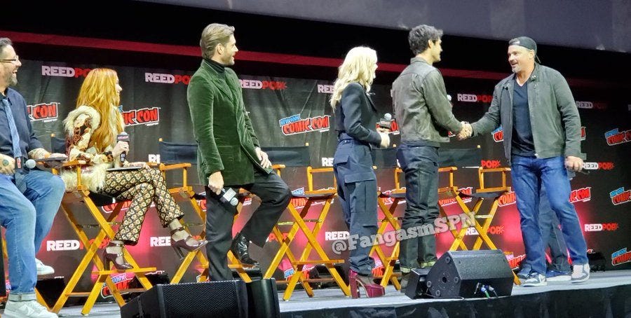 Winchesters Robbie Thompson shaking mens hands with Jensen Acklews NYCC 22 Winchesters Robbie Thompson shaking mens hands with Jensen Acklews NYCC 22