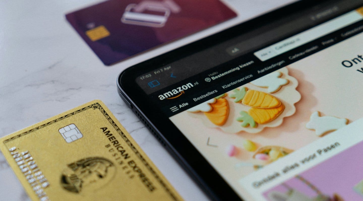 Página de Amazon y tarjetas de crédito.