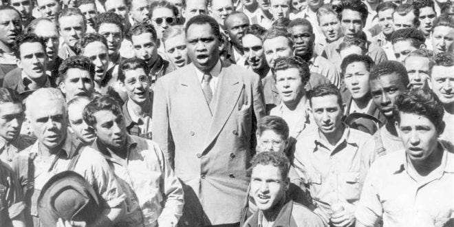 Paul Robeson in Oakland, September 1942 (Credit: National Archives)