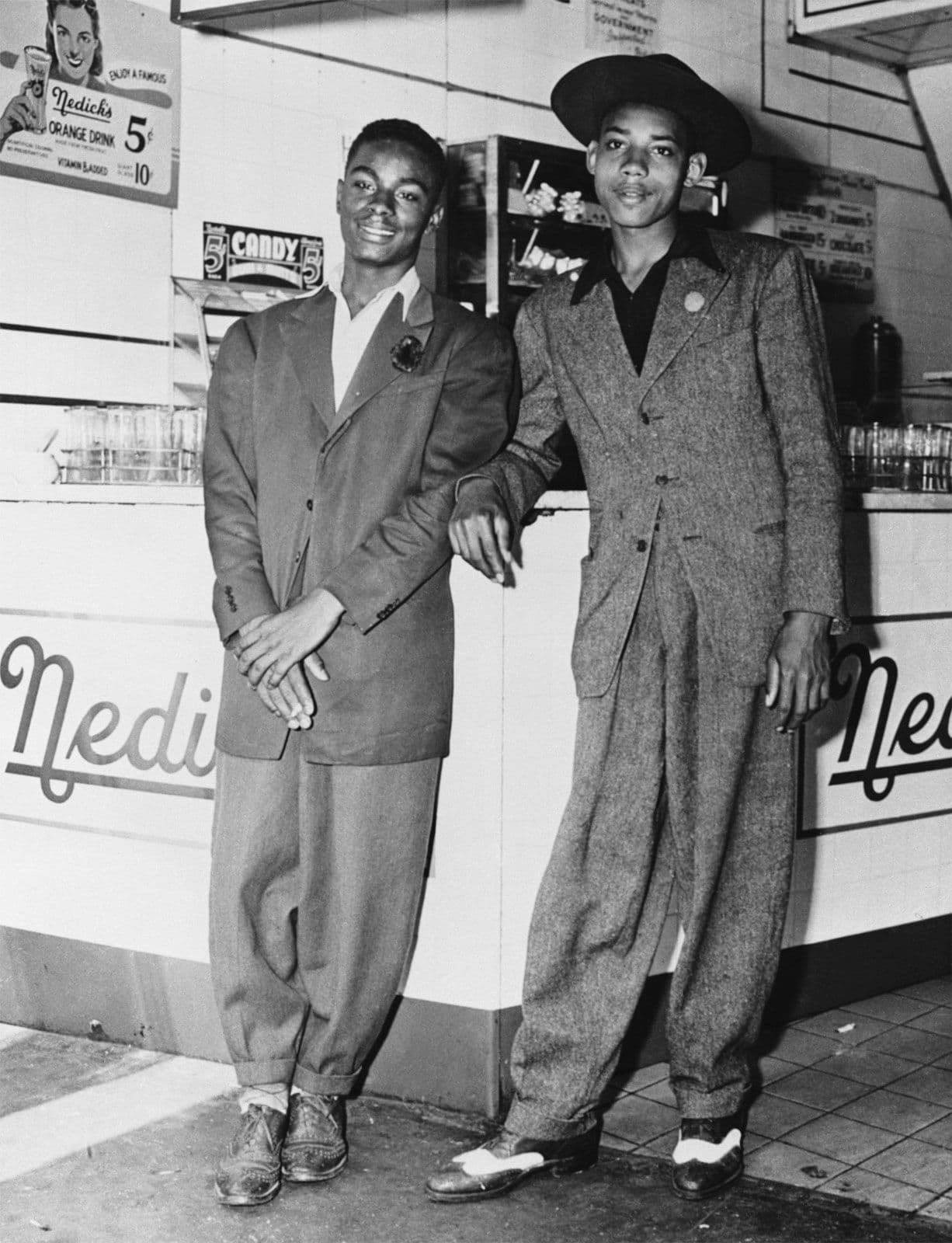 Zoot suit | Origin of Name, Description, Famous Wearers, Riots, & Racism | Britannica Zoot suit | Origin of Name, Description, Famous Wearers, Riots, & Racism | Britannica