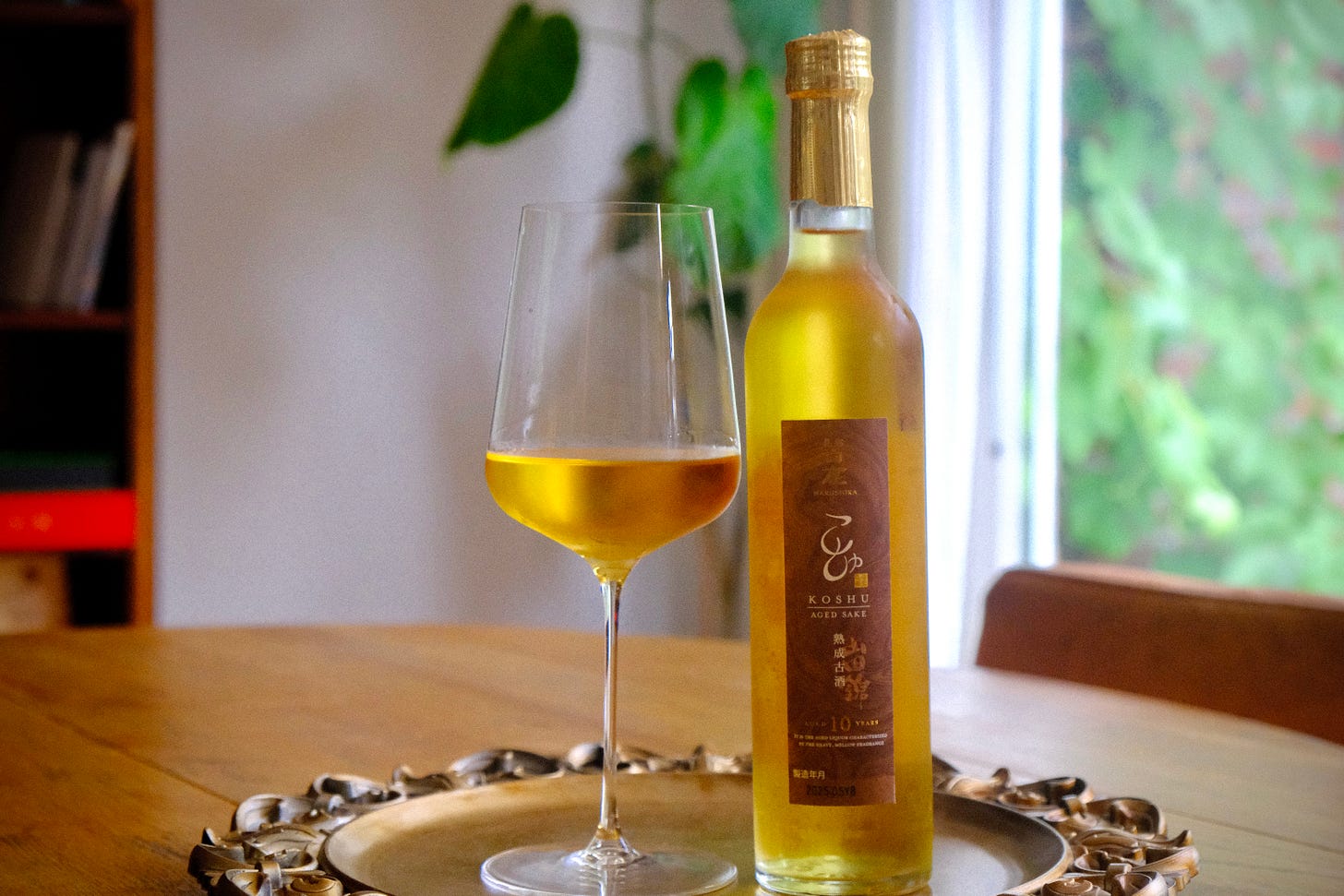 Hakushika "Kuromatsuhakushika" Koshu (10-Year Aged Nihonshu) Tatsuuma-Honke Brewing Co., Ltd. / 黒松白鹿 こしゅ 10年貯蔵 辰馬本家酒造株式会社 Hakushika "Kuromatsuhakushika" Koshu (10-Year Aged Nihonshu) Tatsuuma-Honke Brewing Co., Ltd. / 黒松白鹿 こしゅ 10年貯蔵 辰馬本家酒造株式会社