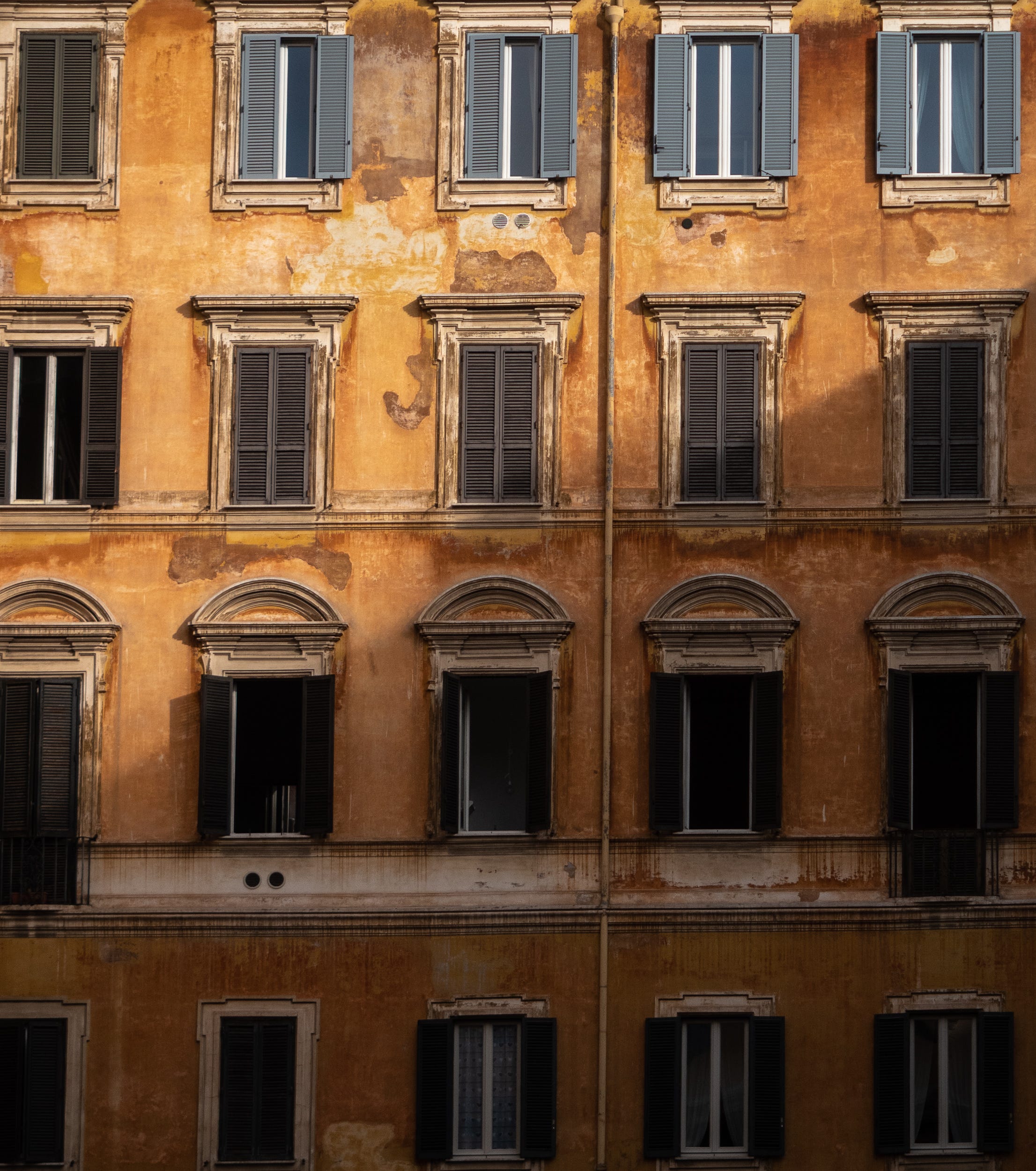 Window Styles On Rome Rome, Through Windows - Jeff Curto - At Home In Time