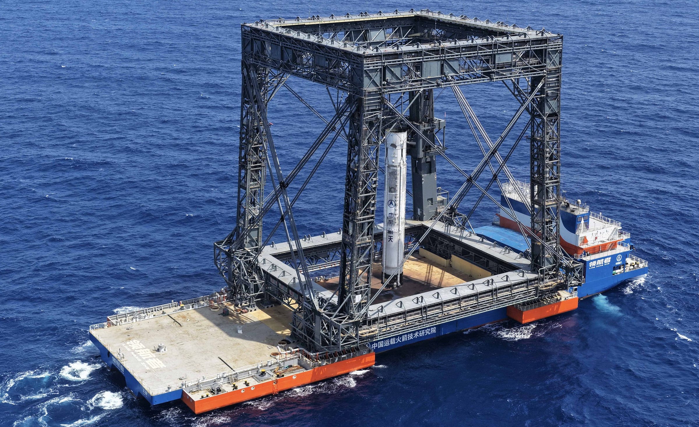 The Long March 10B Y1 vehicle’s first-stage booster onboard ‘Linghangzhe’ after its catch on July 10th 2026. The Long March 10B Y1 vehicle’s first-stage booster onboard ‘Linghangzhe’ after its catch on July 10th 2026.