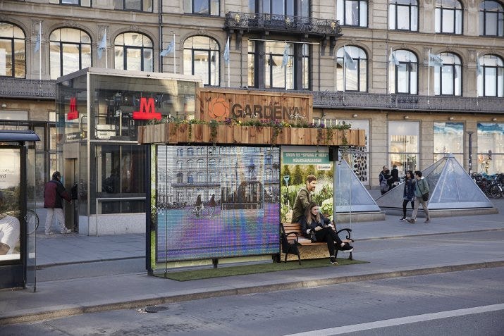 Gardena spring bus shelter emits bird sounds, JCDecaux Czech Republic
