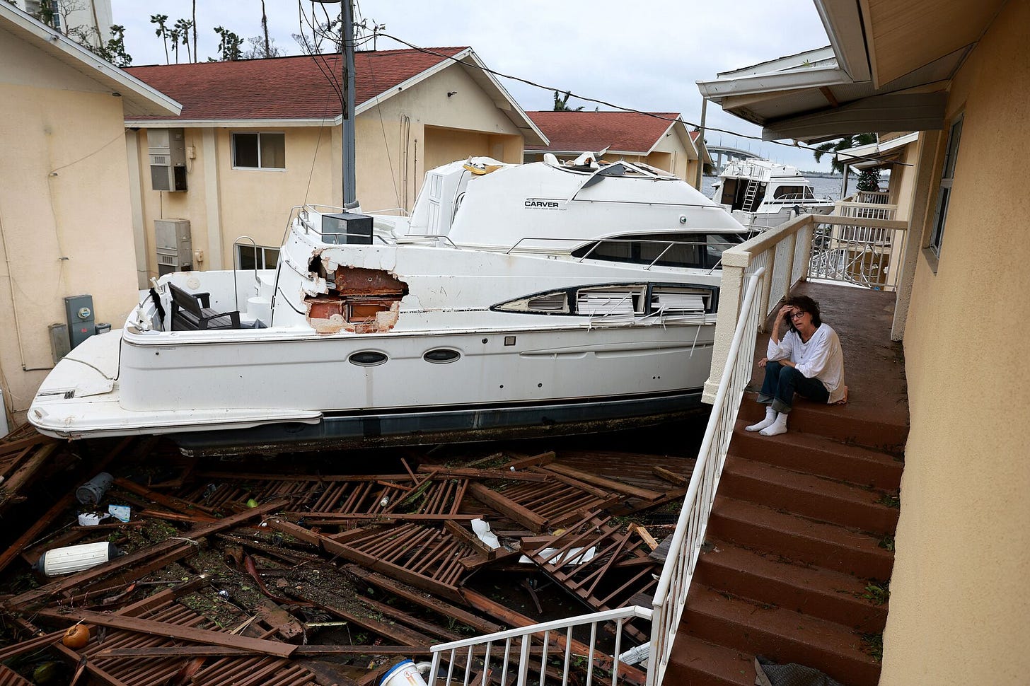 Photos: Hurricane Ian slams into Florida with 150-mph winds - Los Angeles  Times