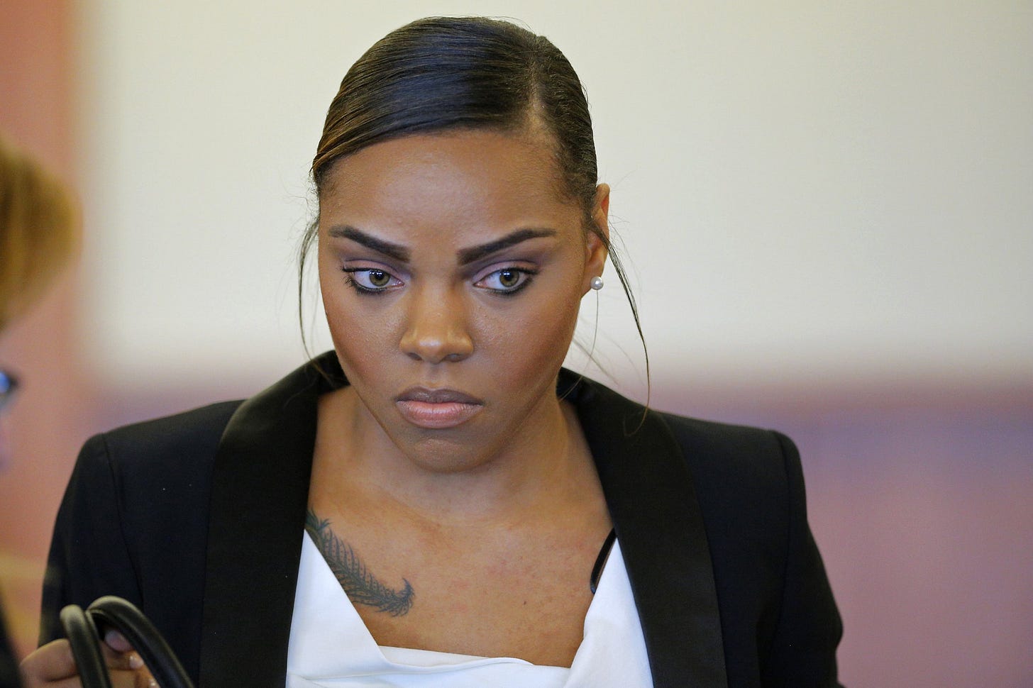 Who Is Shayanna Jenkins? Aaron Hernandez's Fiancée Instagrams Pregnancy  Photo - Newsweek