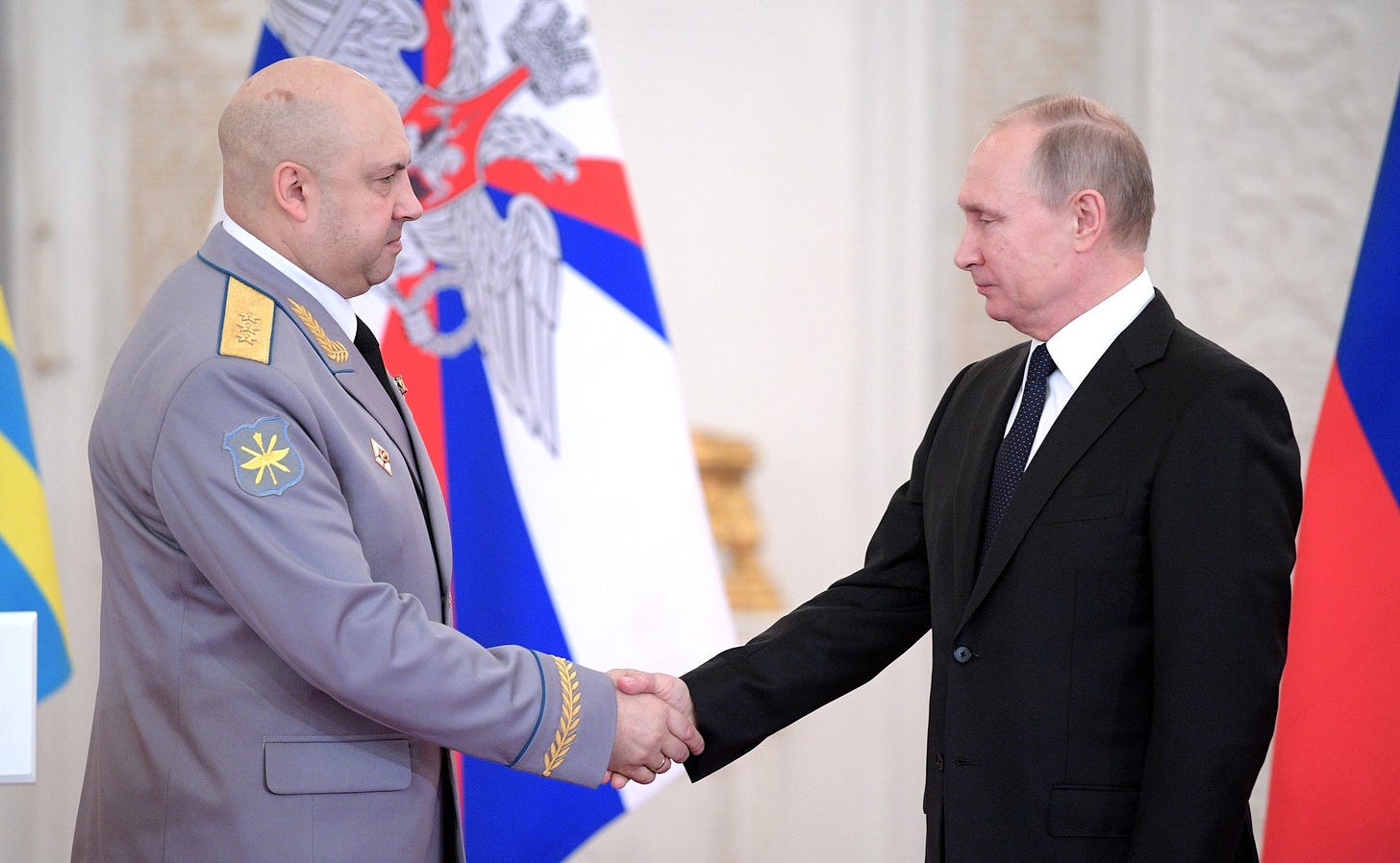 File:Vladimir Putin with military people (2017-12-28) 05.jpg - Wikimedia  Commons
