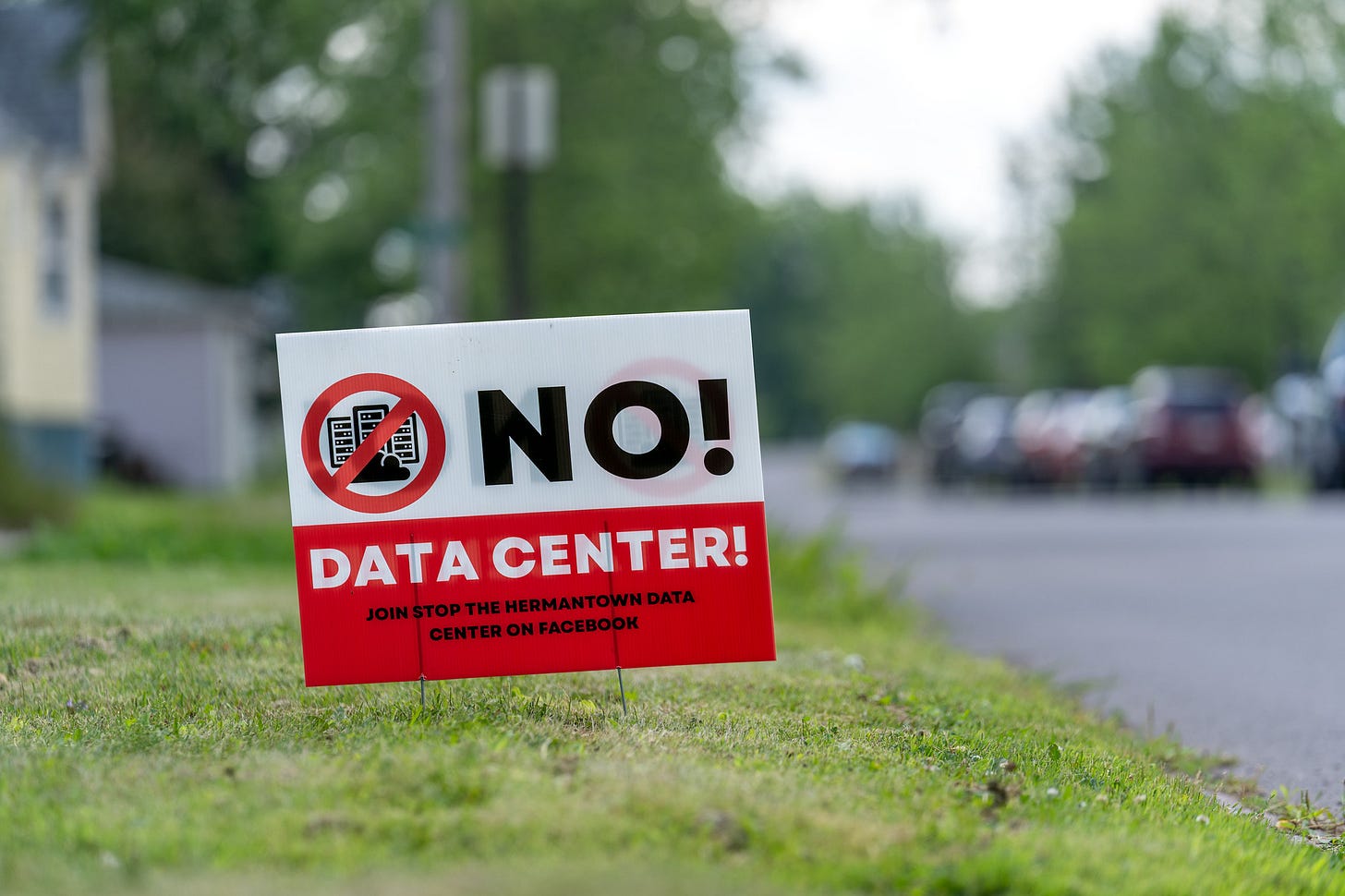 'No Data Center' lawn sign 'No Data Center' lawn sign