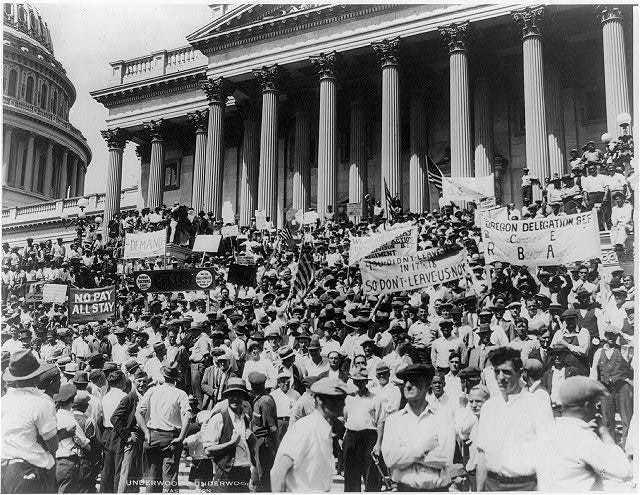 Bonus Army stages huge demonstration at empty Capitol / photo by Underwood  and Underwood, Washington. | Library of Congress