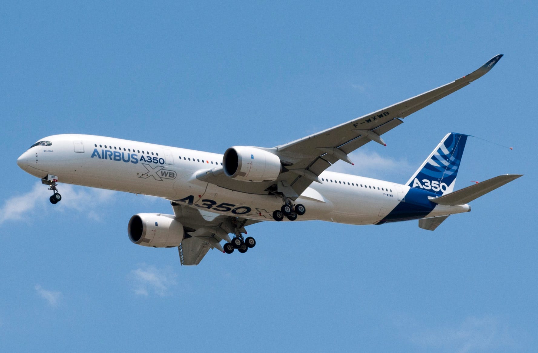 A350_First_Flight_-_Low_pass.jpg