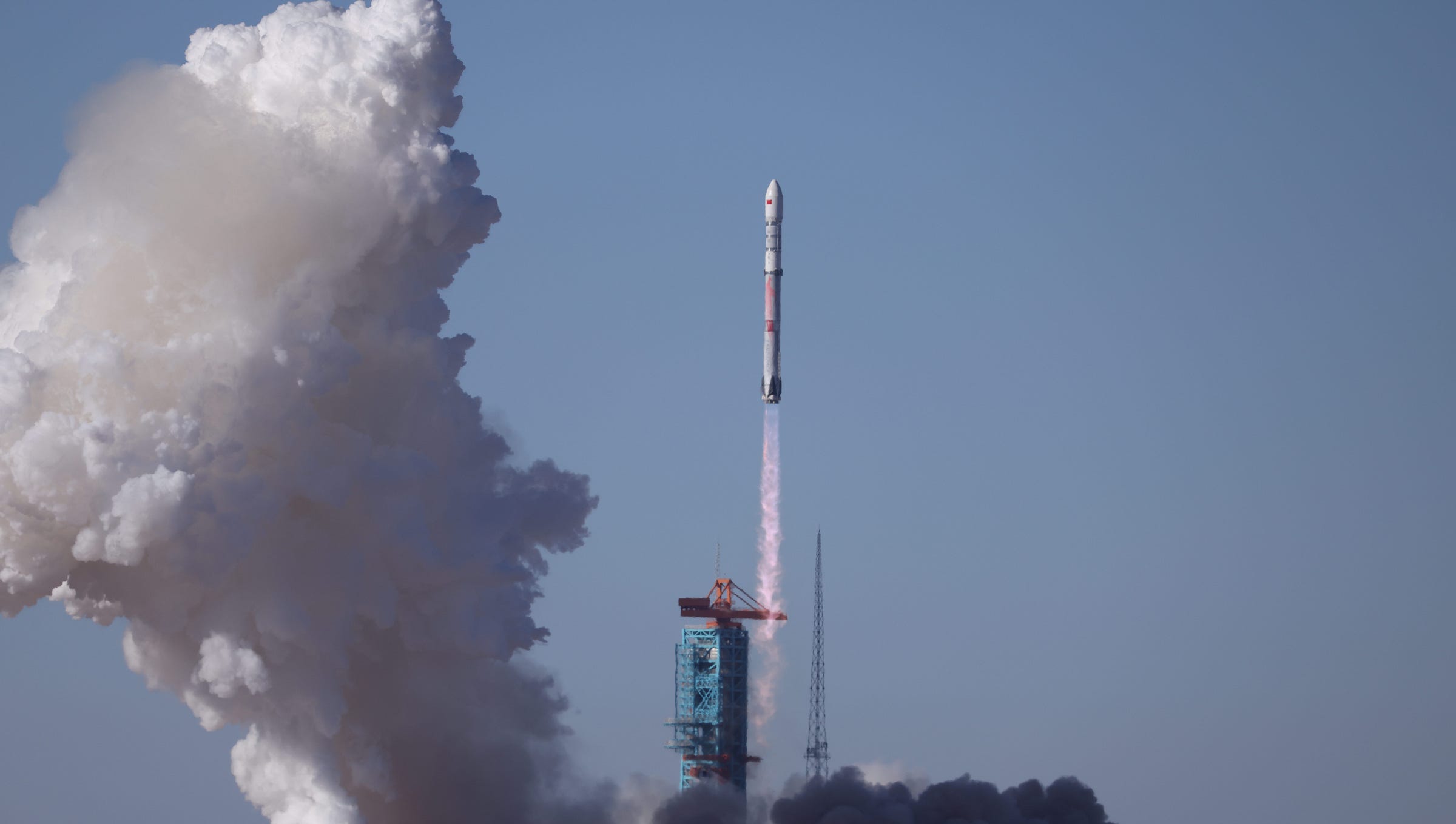 LandSpace’s Zhuque-3 Y1 vehicle departing from the Jiuquan Satellite Launch Center on its debut flight to prove its capabilities, which will be utilized to deploy satellites into orbit for constellation operators.