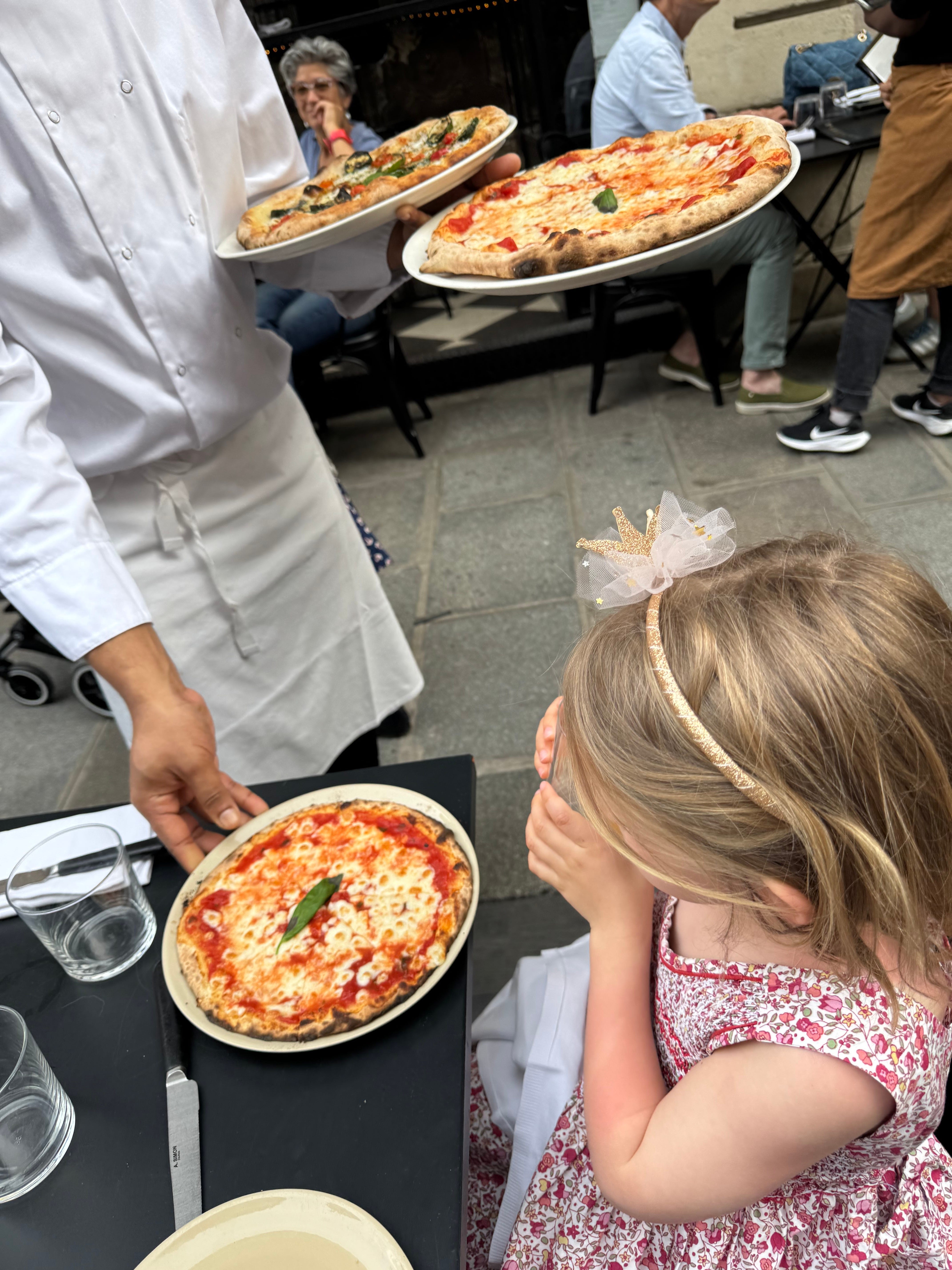 Where I Eat in Paris - by Monica Ainley DLV - Mon Review