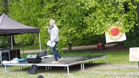 Flemming Blicher i Fælledparken den 1. maj JFK21 part 4 - YouTube