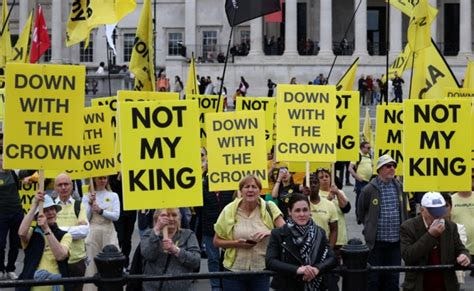 British protest for abolition of monarchy, and more from around the world