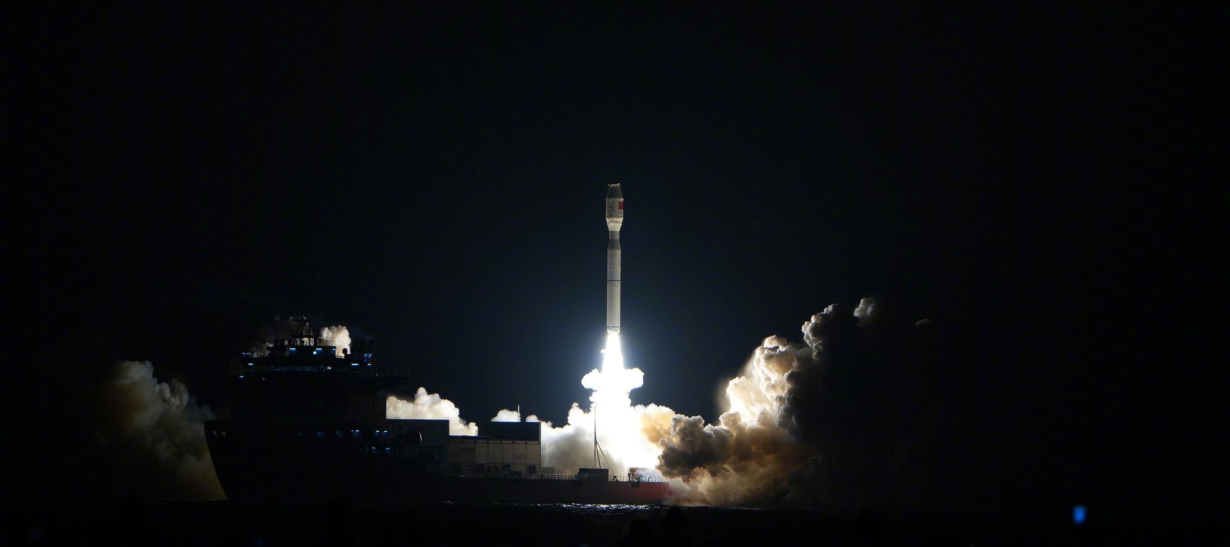 Jielong-3 lifting off from its sea launch ship off the coast of Rizhao.