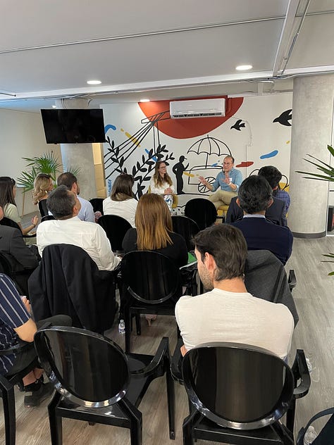 La charla fue liderada por Federica Gregorini, General Manager de Belvo en México, y Luis Pineda, CEO del neobanco Now. Los temas destacados fueron:  La necesidad de utilizar datos alternativos para nutrir motores de riesgo y brindar servicios útiles a los más jóvenes La facilidad con la que el open finance se puede convertir en un motor de adquisición masiva de usuarios La necesidad de las nuevas audiencias de tener servicios ágiles y que estén adaptados a sus necesidades.