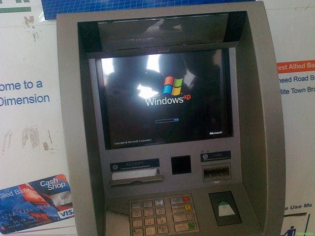 r/pcmasterrace - an atm machine with a screen