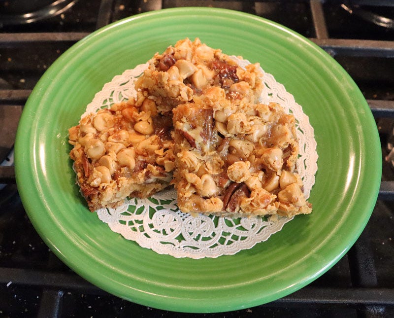plate with Hello Dolly Squares