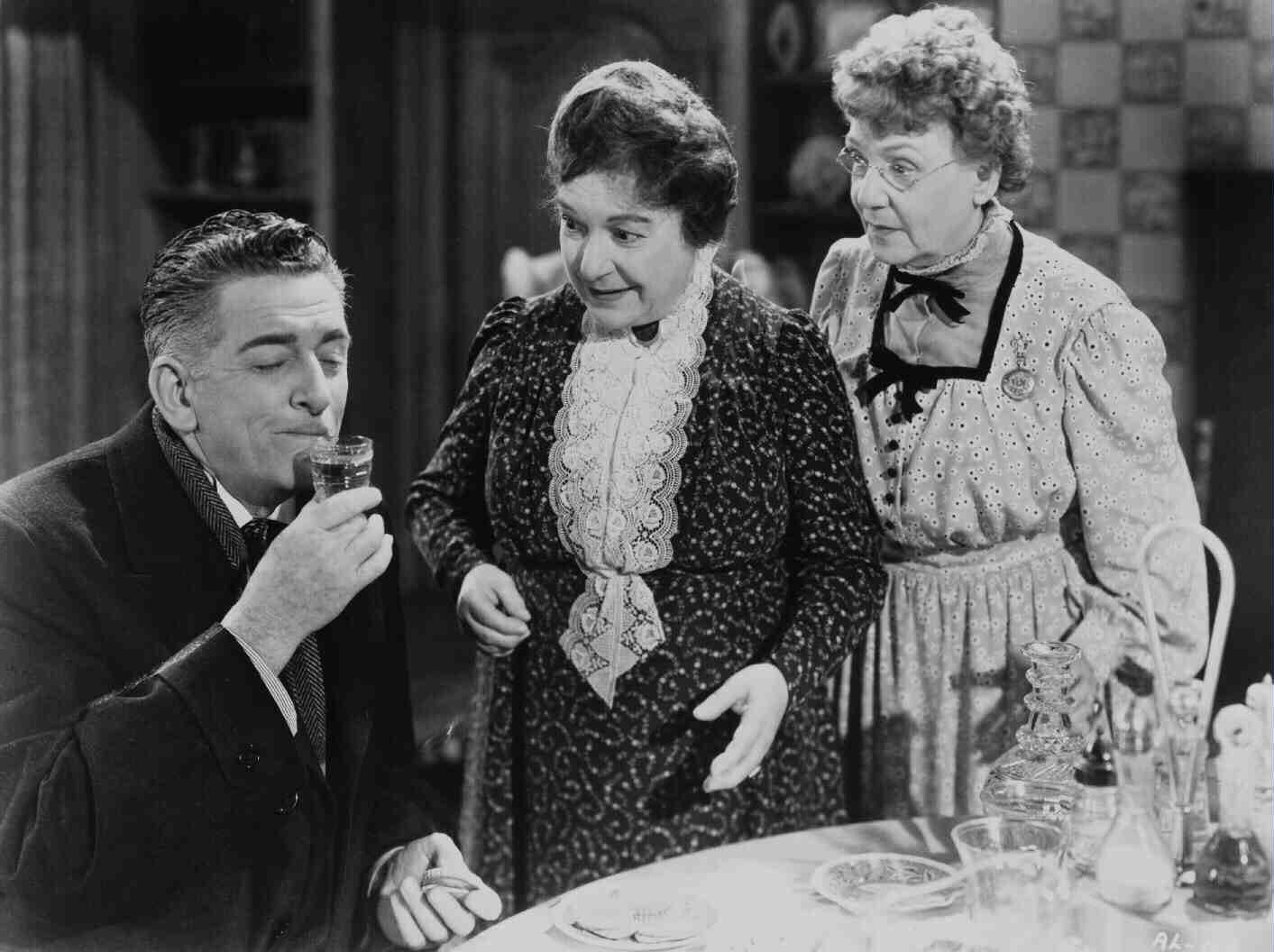 Reel Classics: Arsenic and Old Lace - WinCity Voices