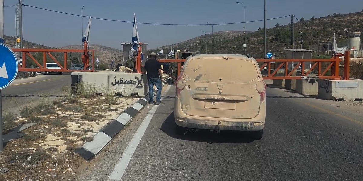 🚨 WEST BANK ALERTS — Civilians Trapped at Military Checkpoints Since Dawn: Children and Elderly Wait as Gates Open Only for Settlers Declaring “The Land Is Ours”
