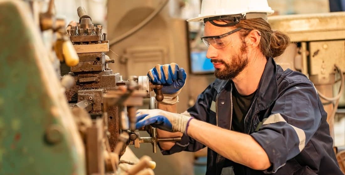 Guide to Becoming an Industrial Machinery Mechanic: How to Train ... Guide to Becoming an Industrial Machinery Mechanic: How to Train ...