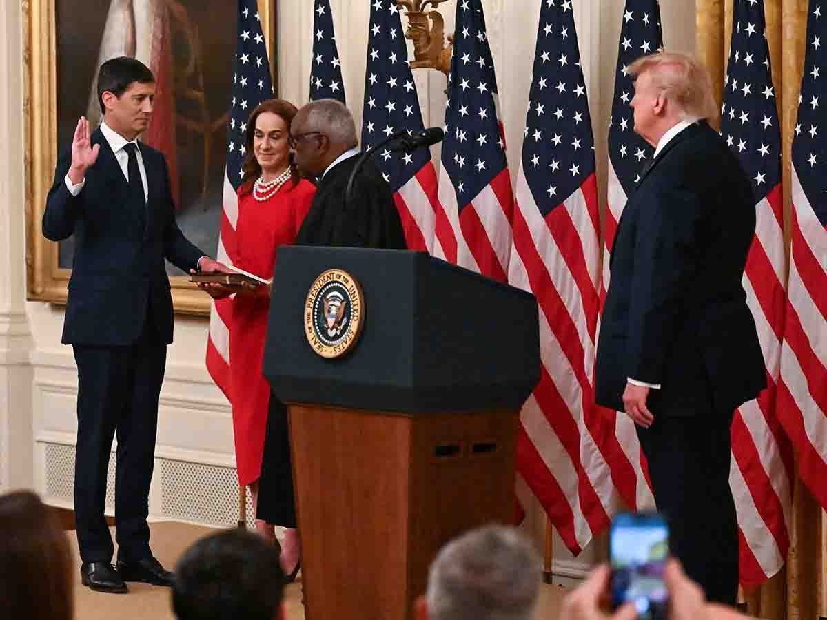 Trump tells Warsh to do 'own thing' as Fed chair sworn in | Financial Post